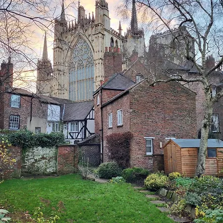 York Minster Garden Apartment Exterior photo