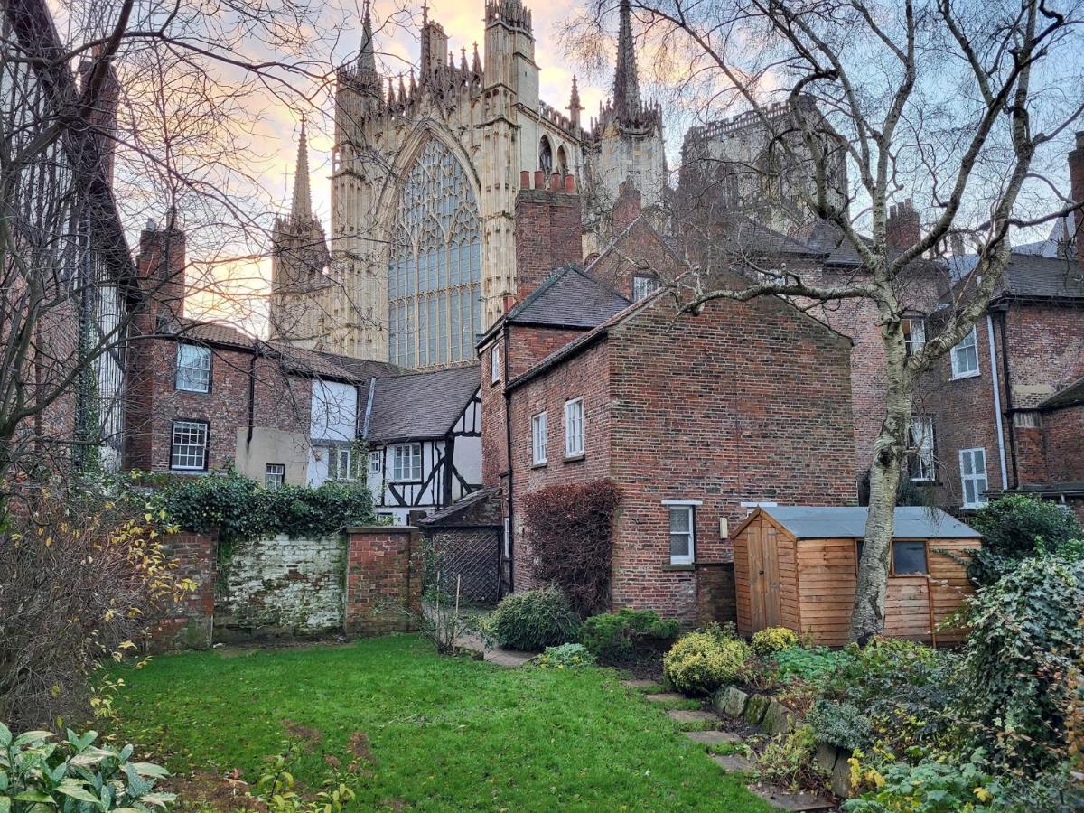 Апартаменты Minster Garden